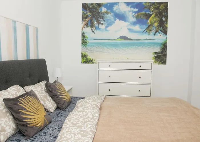 Family Apartment Walking Distance To The Sea And All Amenities