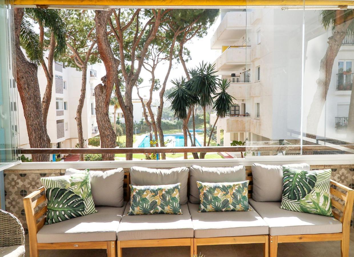 Family Walking Distance To The Sea And Amenities *